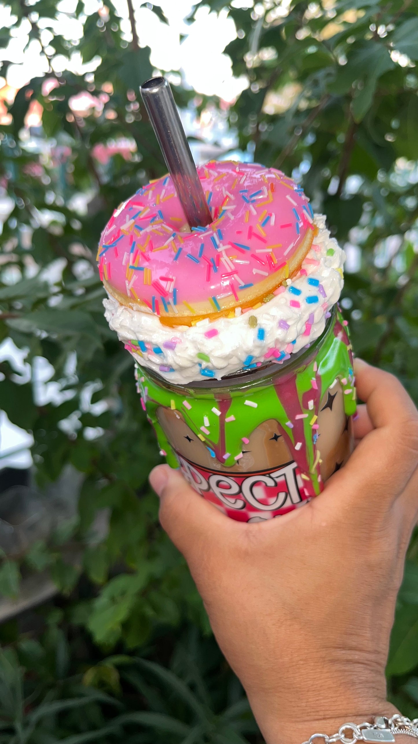 Suspect runs on Dunkin’-Snowglobe Tumbler